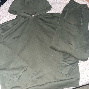 The cutest Pangaia Dark Green 2 piece set hoodie and sweatpants 😻😻